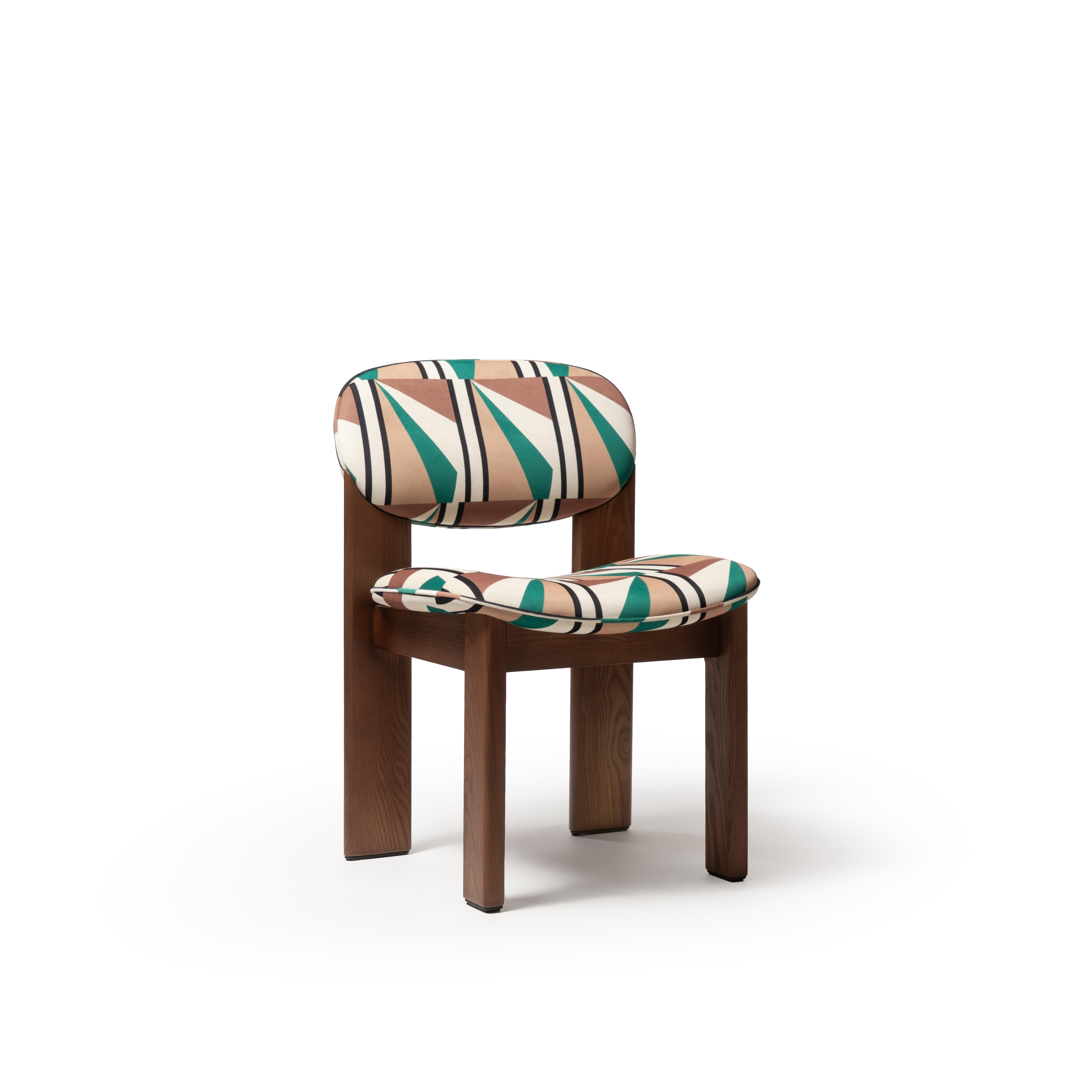 Muebles tapizados Silla Archipen Artistry Edition by NOOM
Dimensiones: An 54 x Pr 62 x Al 79 cm 
Materiales: Madera de fresno, contrachapado, metal, espuma, textil / cuero.

Categoría F - Tejidos de archivo de The O Textile. También disponible en