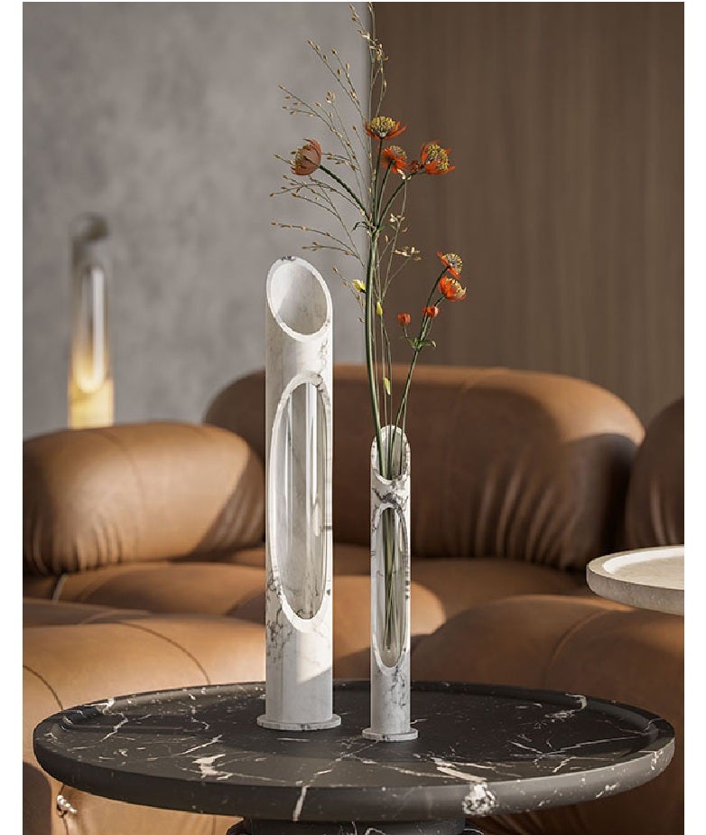 Kleine handgefertigte Vase aus Bianco Arabescato-Marmor Armonia S von Jacopo Simonetti im Angebot