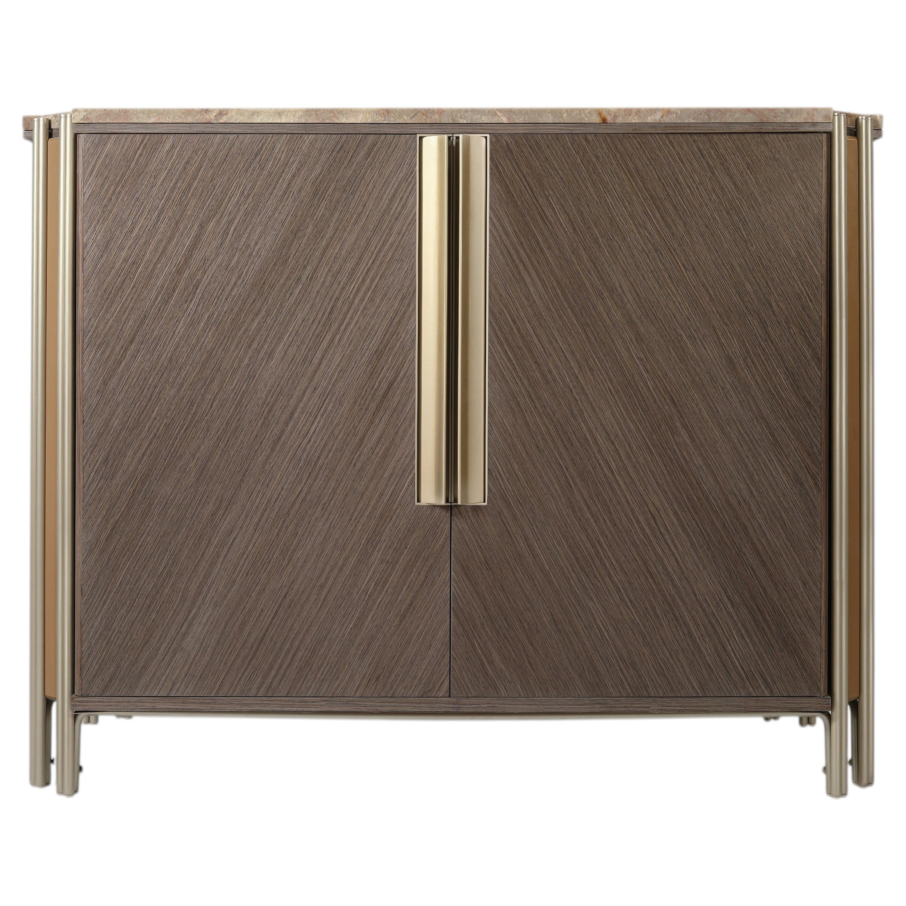 Commode Colizee en placage, cuir et laiton brossé, par Madheke en vente