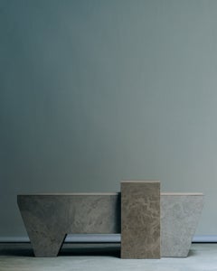 Mesa de salón «Matek Monolith» de material compuesto reciclado, de Project Materia