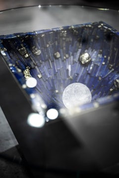 Dekorative Einlegearbeiten aus Stahl, Glas und Kristallsteinen – Tischmodell von Christopher Boots