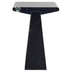 Taburete ALCM Low de mármol Verde Alpi, de Bufalini Design