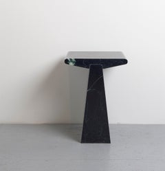 Taburete ALCM Low de mármol Verde Alpi, de Bufalini Design