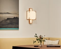 Lampada da parete Yoshino in legno di ciliegio e seta pregiata di Veermakers