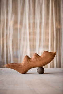 Sculpture « Momentum » unique en grès chamotte, réalisée par Thalia Dalecky