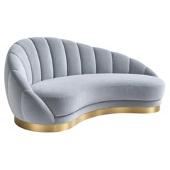 Chaise longue Olympia di Munna in velluto grigio ghiaccio