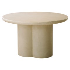 Tavola rotonda “Time of Dream 1500” in intonaco color lime di Plature