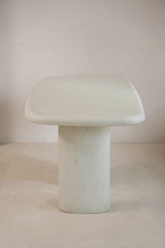 Table Layer Stone 1600 en plâtre de chaux par Plature