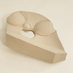 Skulpturaler Spiegel „Ivory Clay“ von Olivia Cognet