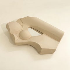 Skulpturaler Spiegel „Ivory Clay“ von Olivia Cognet