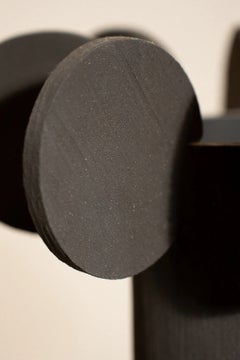 Vase aus schwarzem Ton von Olivia Cognet
