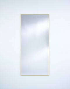 Espejo Lucka Clear Gold XL con marco metálico de Deknudt Mirrors