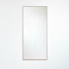 Espejo «Lucka Clear Oak XL» con marco de roble macizo, de Deknudt Mirrors