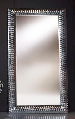 Miroir « Nick L » argenté avec finition en feuille de métal argentée, par Deknudt Mirrors