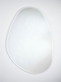 Miroir sculptural contemporain « Pure L » de Deknudt Mirrors