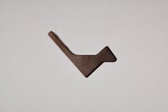 Gancho para toallas de bronce ennegrecido, de Henry Wilson