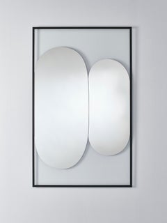 Specchio scultoreo contemporaneo "Squeeze" di Deknudt Mirrors