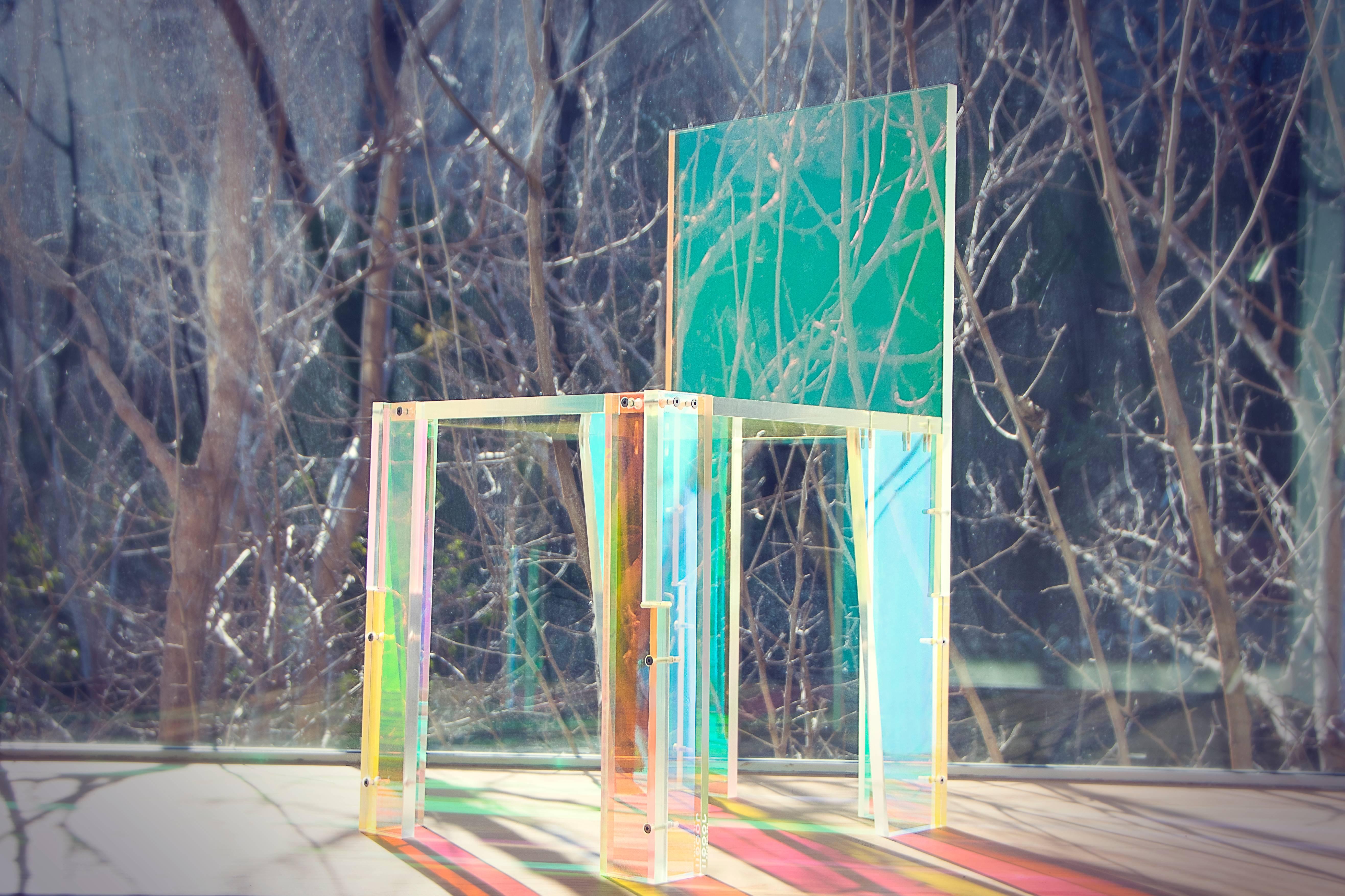 Giorgio chair by Diogo and Juliette Felippelli

Dichroic film on acrylic
Measures: 16