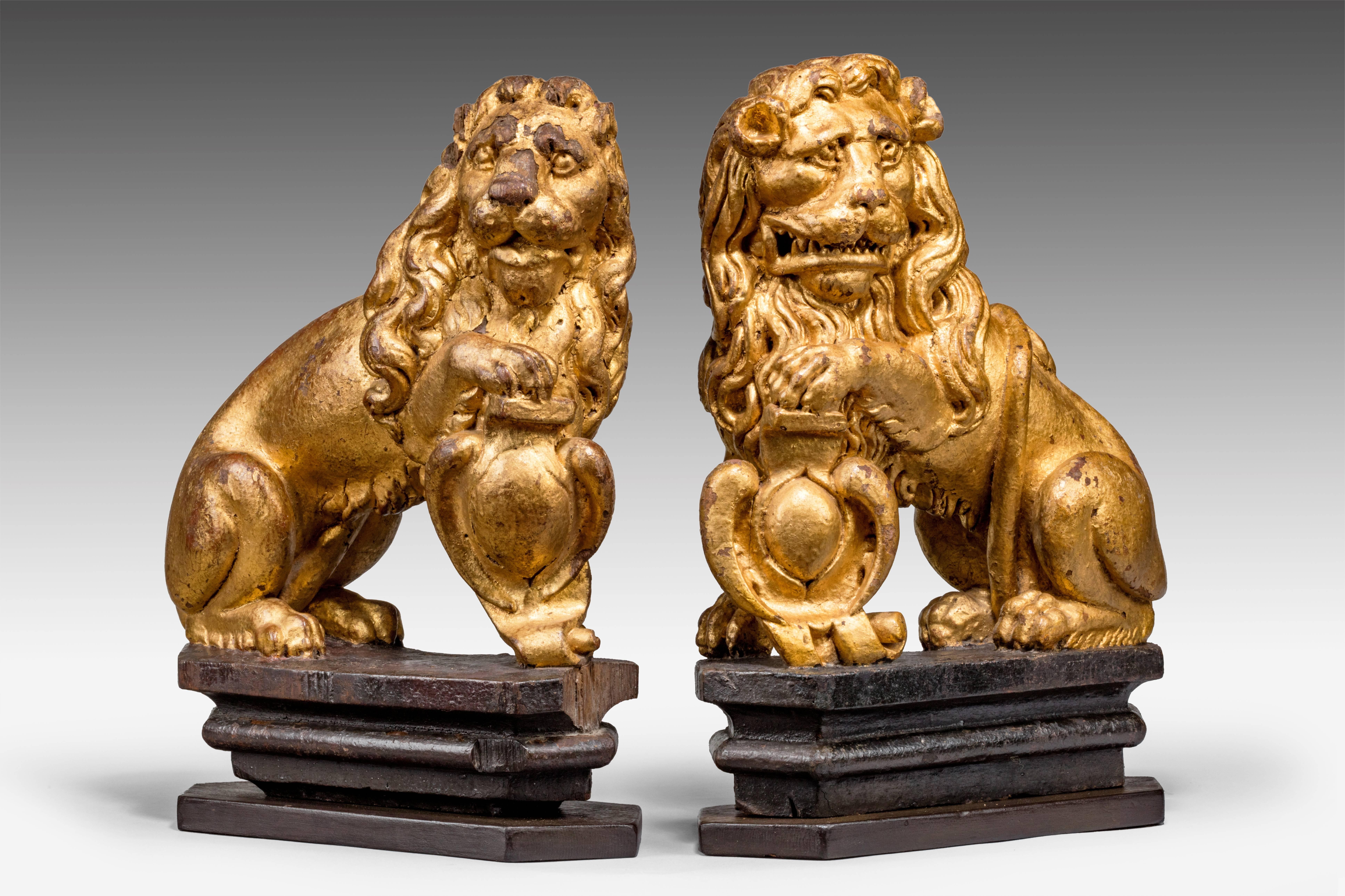 Mid-17th Century Pair of Charles I Carved Oak and Oil Gilt Lions