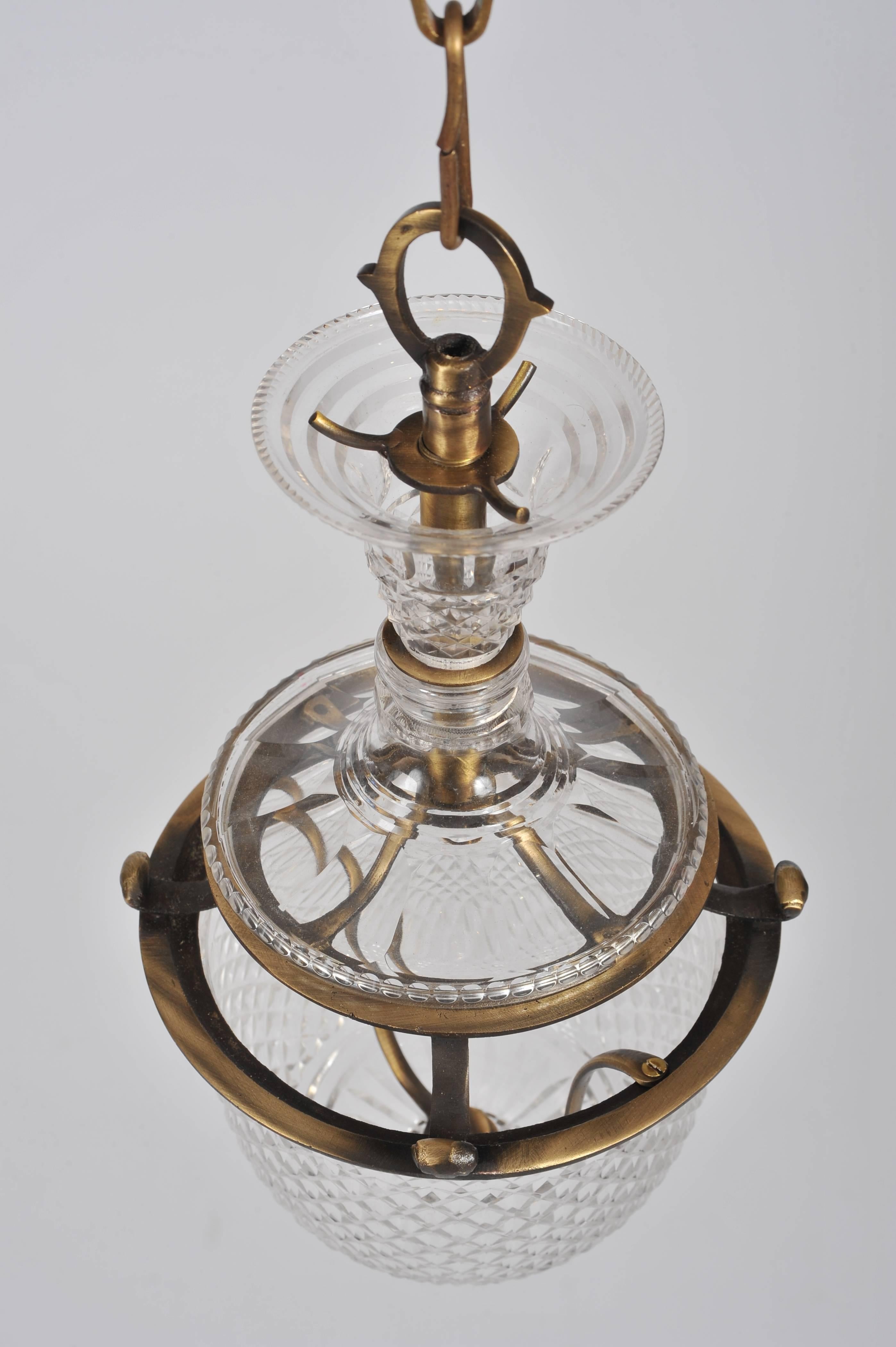 Contemporary Teardrop Shaped Cut-Glass Pendant Lamp