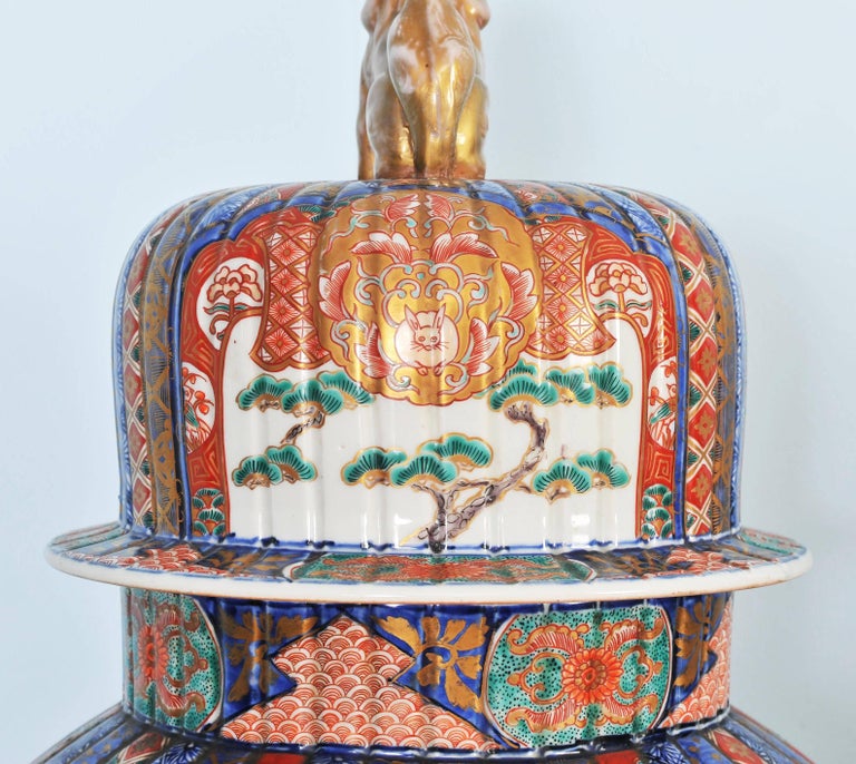 Pair of Japanese Imari Lidded Ginger Jars For Sale at 1stDibs