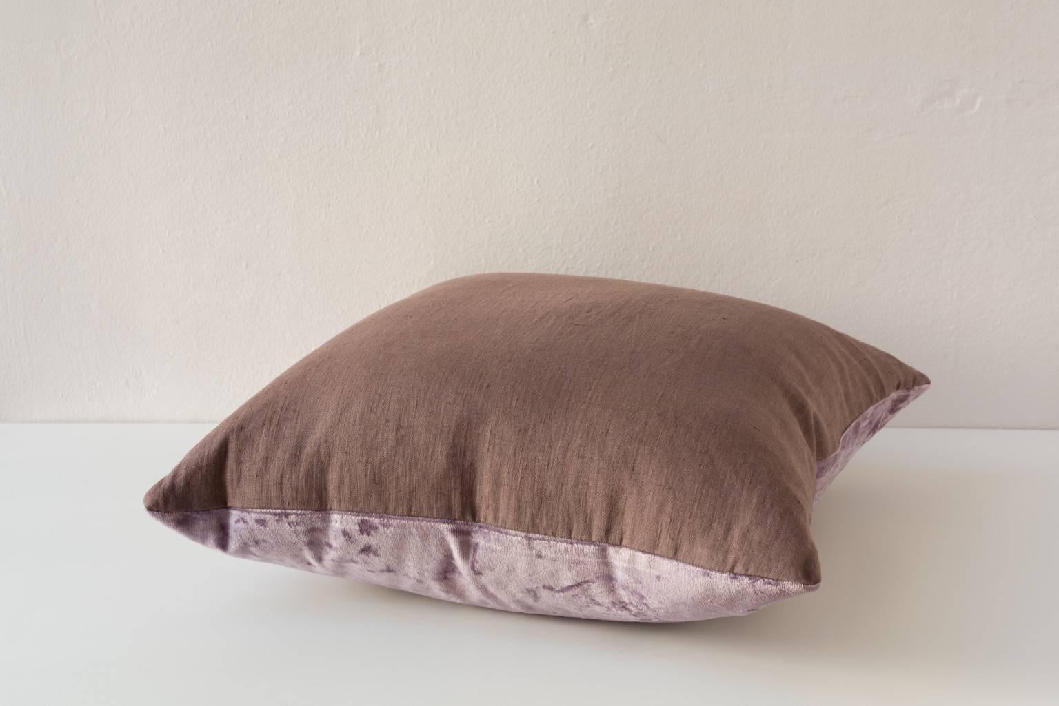 Vintage Velvet Pillow in Mauve In Excellent Condition In Los Angeles, CA