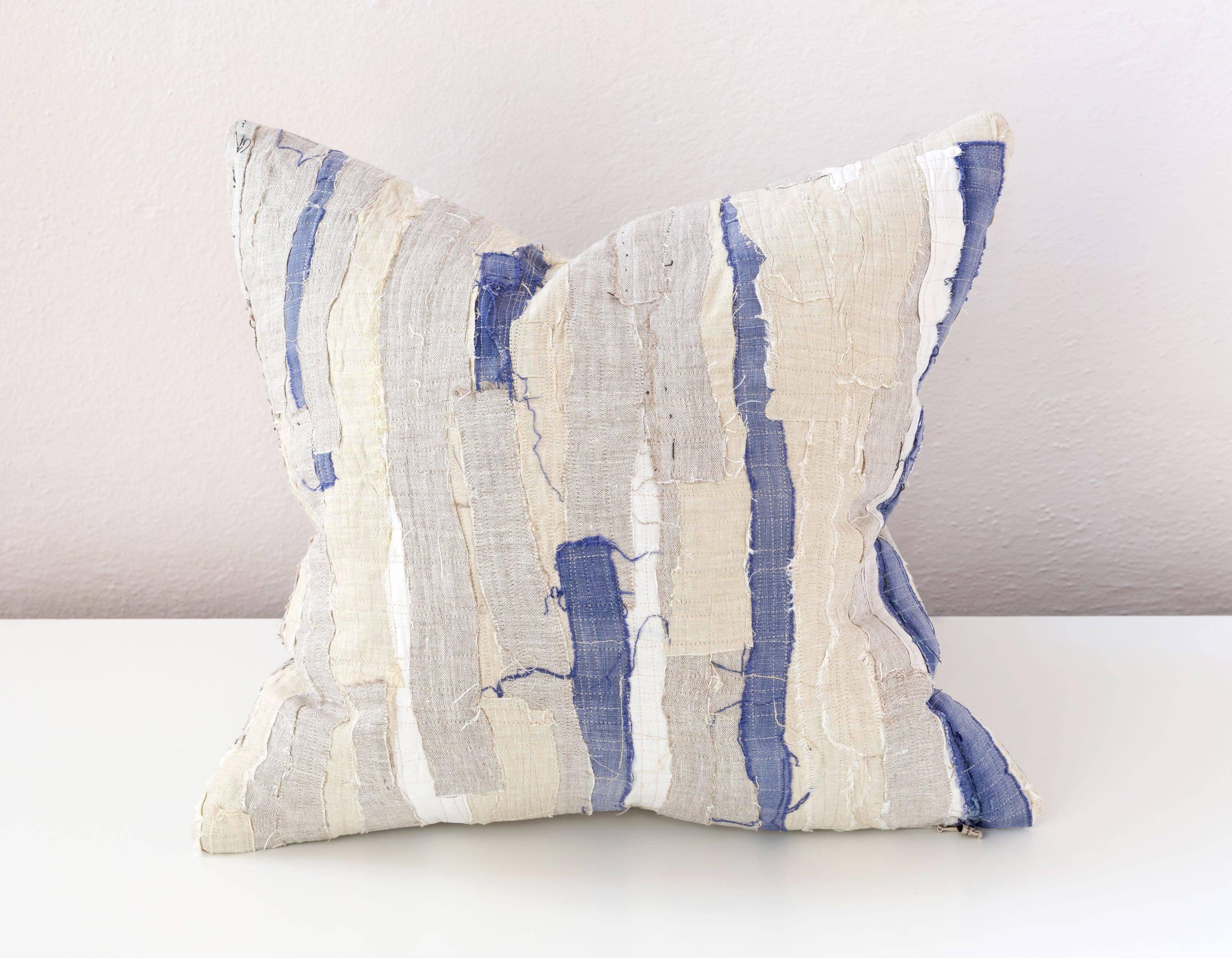 Harry Cushion in Indigo In Excellent Condition For Sale In Los Angeles, CA