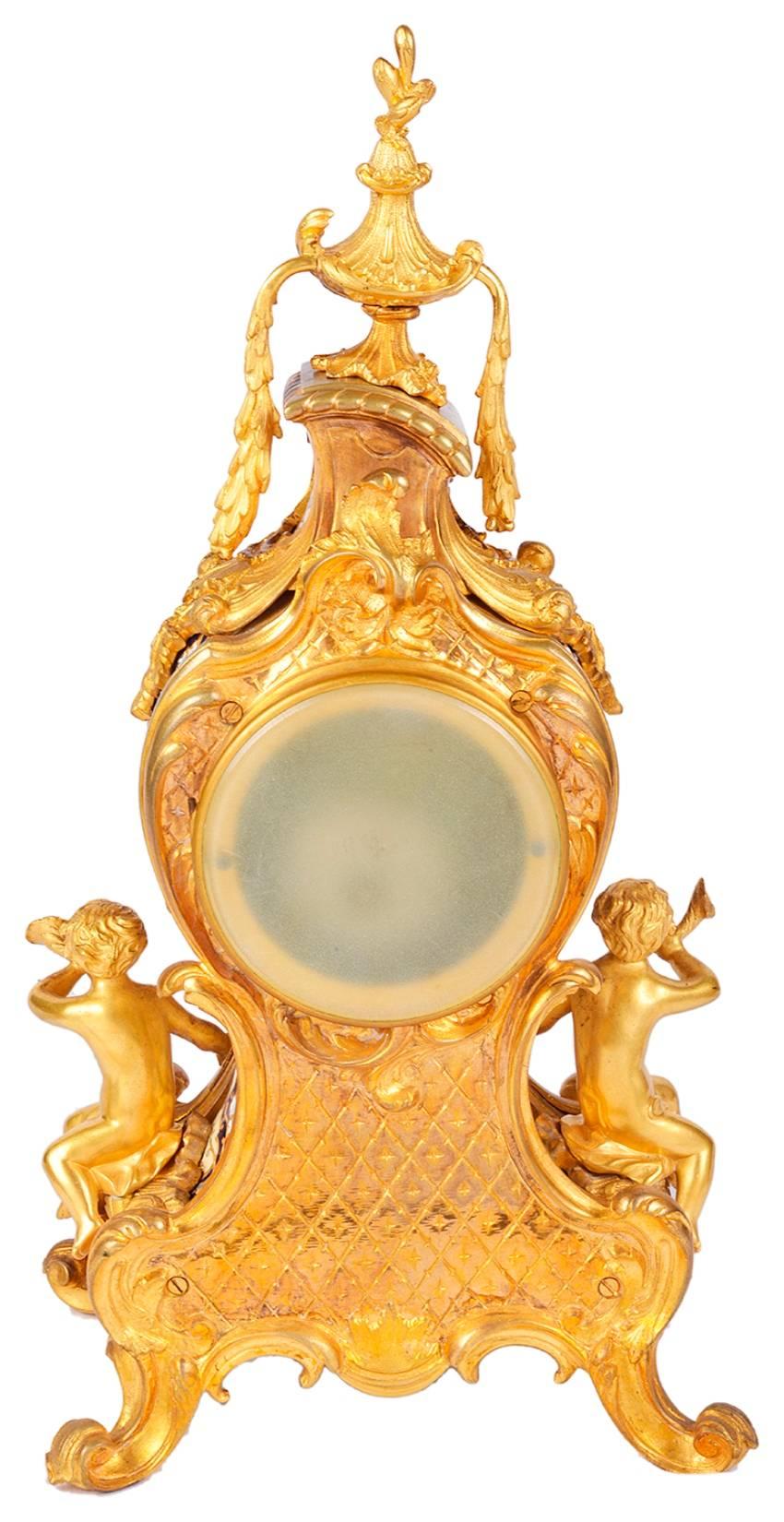 Ensemble d'horloge et d'horloge champlevées en émail de style Louis XVI du 19ème siècle en vente 3