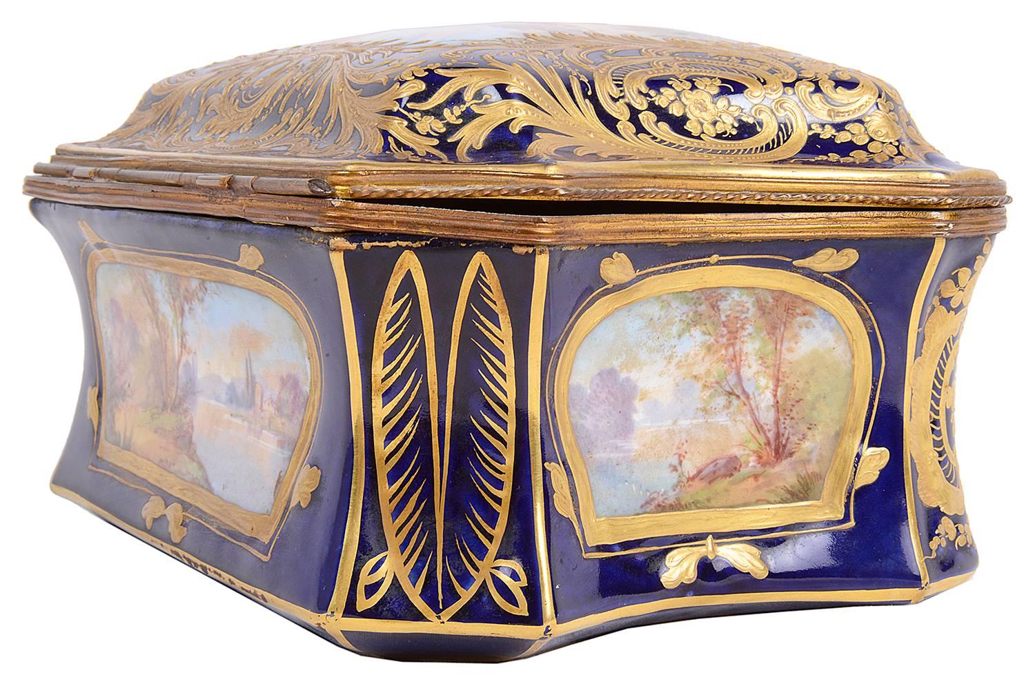 19th Century Sevres Style Porcelain Casket In Excellent Condition In Brighton, Sussex