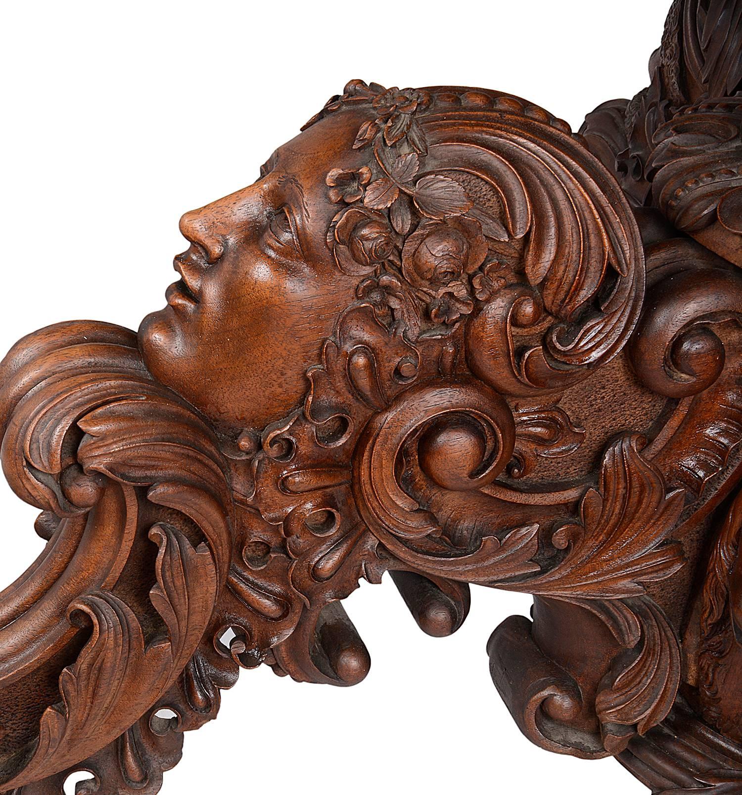 19th Century Carved Walnut Centre Table In Good Condition In Brighton, Sussex
