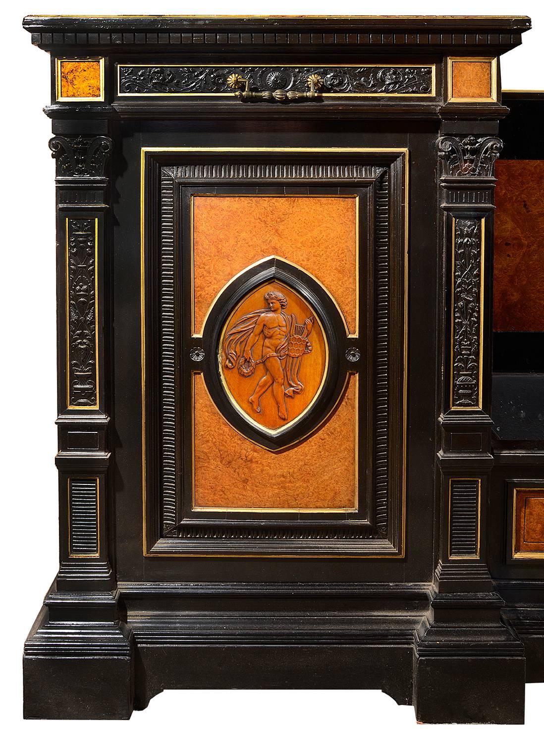 Neoclassico Grande e imponente stand di Gillows Hall in vendita
