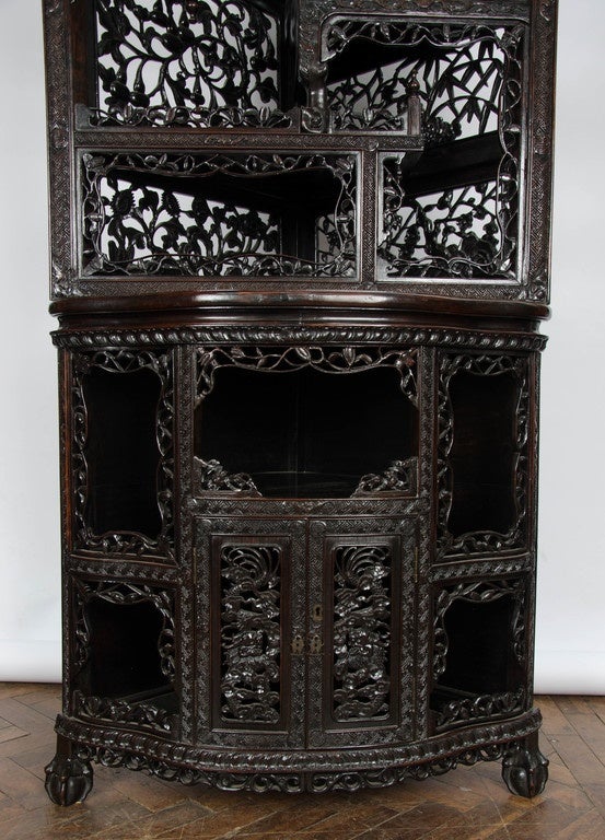 19th Centuy Chinese hardwood corner cabinet. In Good Condition In Brighton, Sussex