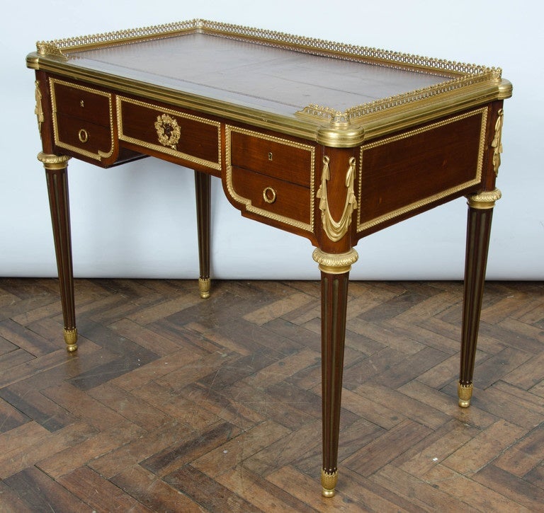 Ladies writing table, signed Dasson, 1880 In Good Condition In Brighton, Sussex