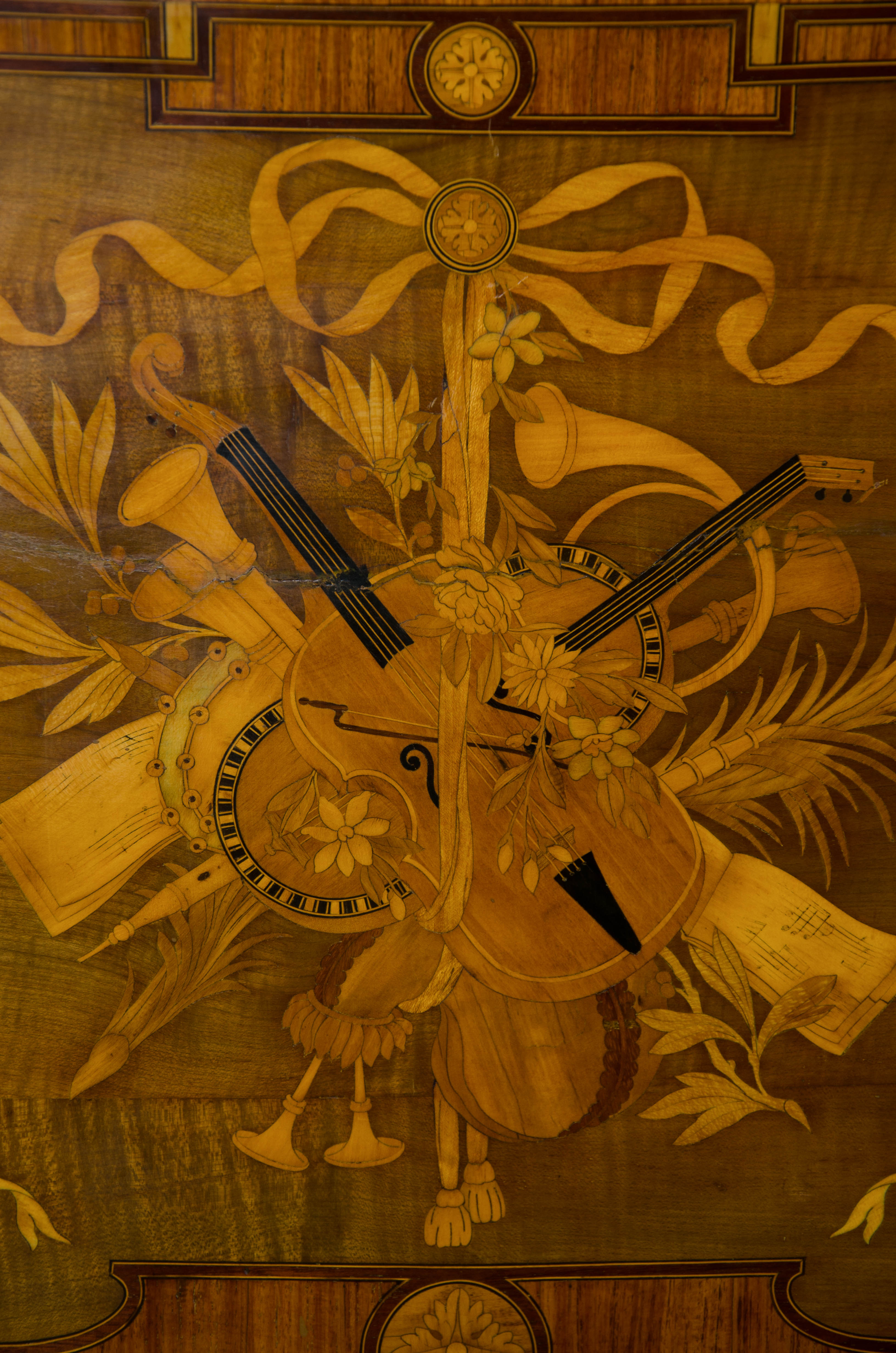 Bureau de Dame en marqueterie française du 19ème siècle en vente 1