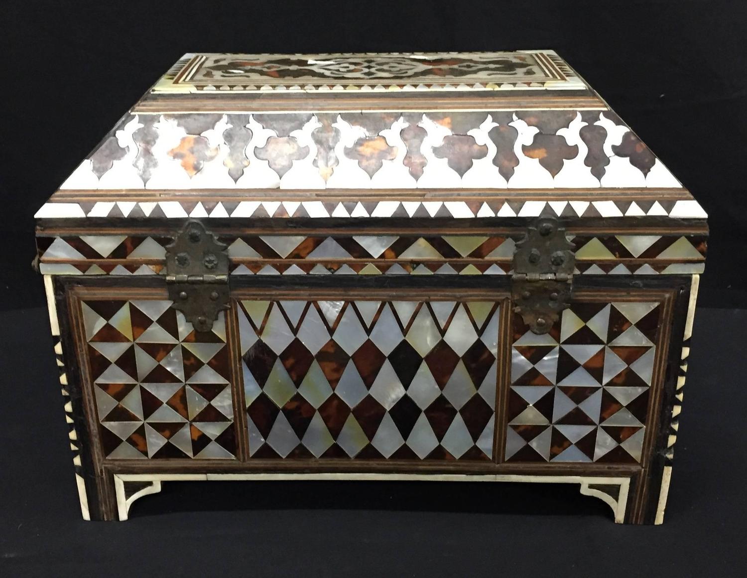18th Century Ottoman Box For Sale at 1stdibs