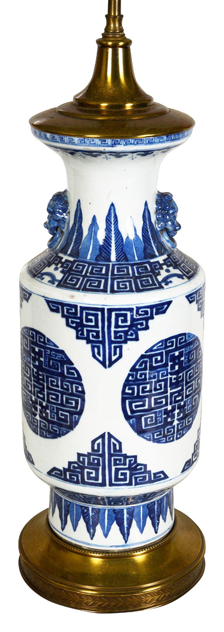 Jarrón / lámpara de porcelana china azul y blanca, S. XIX Exportación china en venta