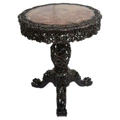 Table d'appoint chinoise en bois dur du XIXe siècle.