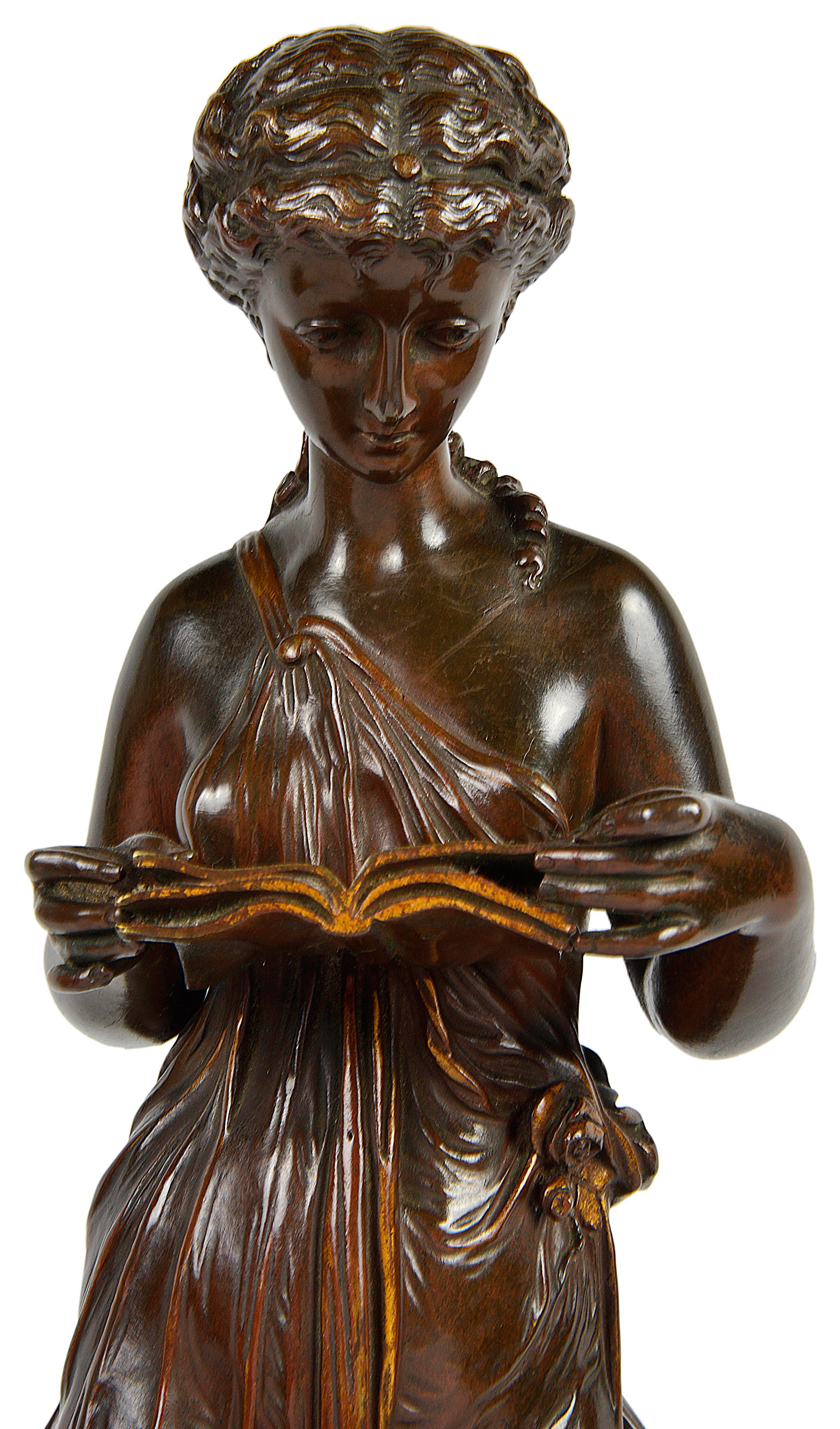 Classical Antique Bronze Statue of a Young Maiden Reading a Book In Good Condition For Sale In Brighton, Sussex