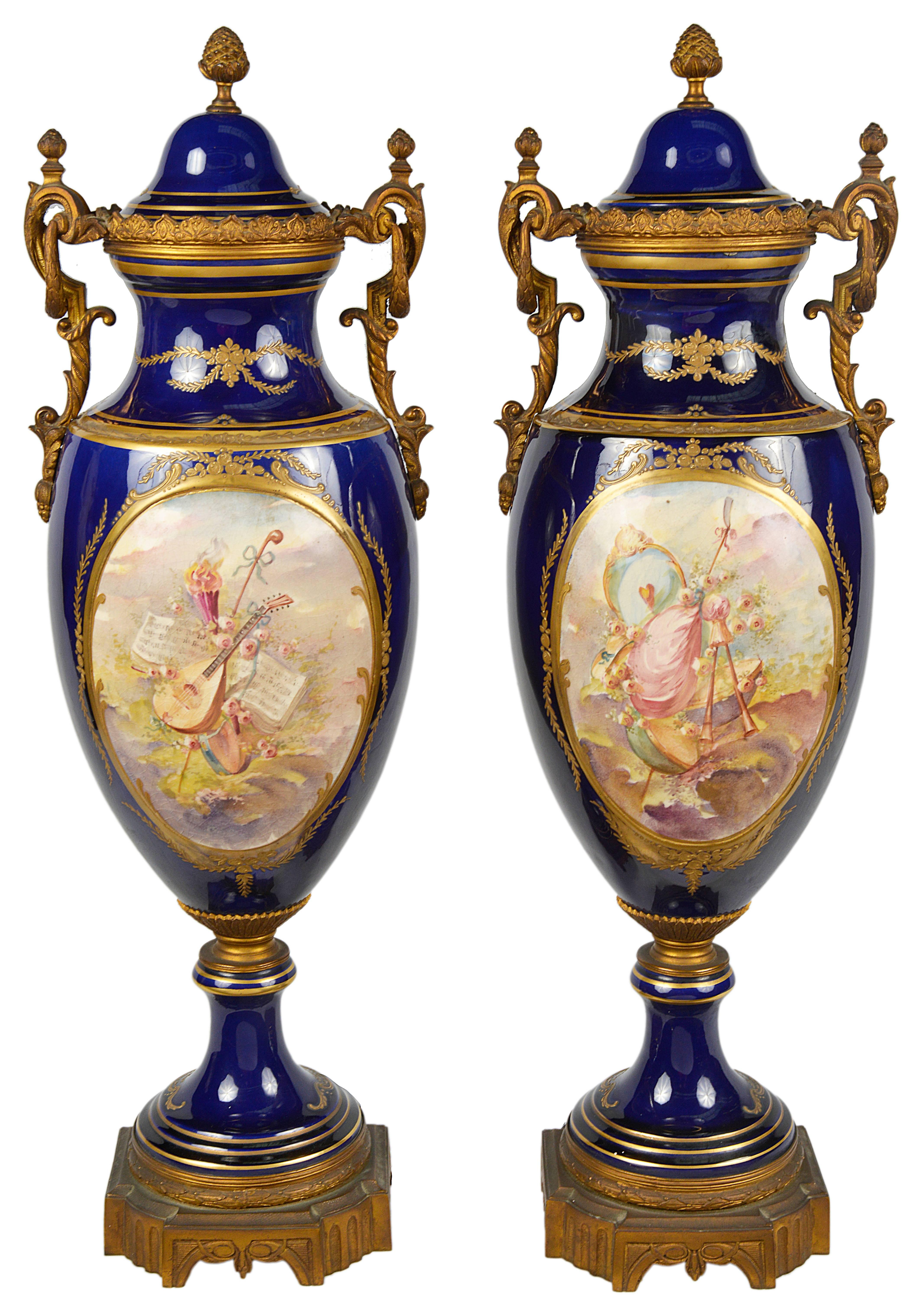 Pair of 19th Century Sèvres Style Porcelain Vases For Sale 2