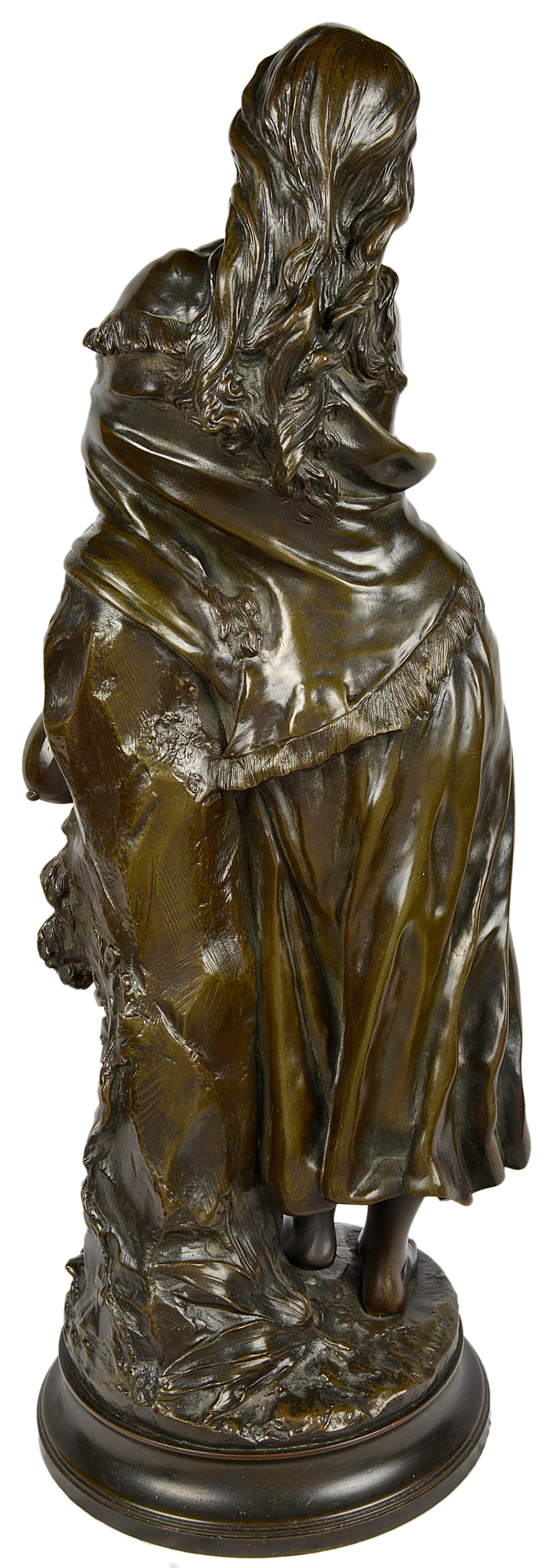 Calco Statua classica in bronzo di giovane ragazza con mandolino 'Mignon' firmata A. Gaudez in vendita