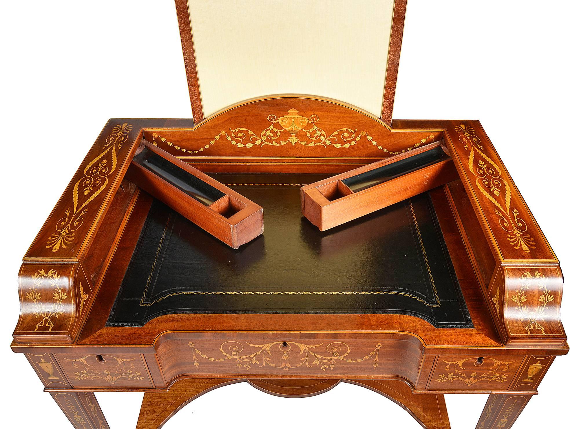 Schreibtisch mit Intarsien aus dem 19. Jahrhundert im Sheraton-Stil (Englisch) im Angebot