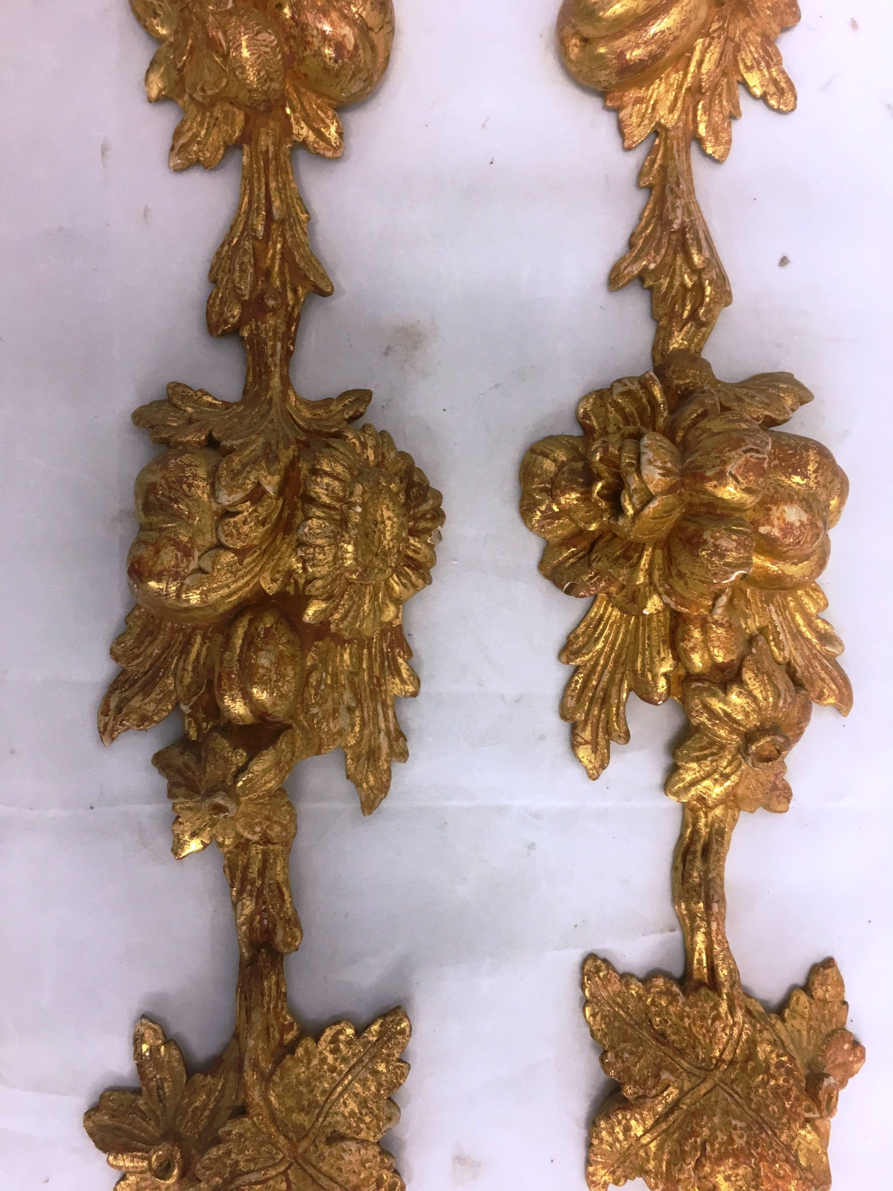 Hand-Carved Pair of 18th Century Carved Giltwood Wall Appliques