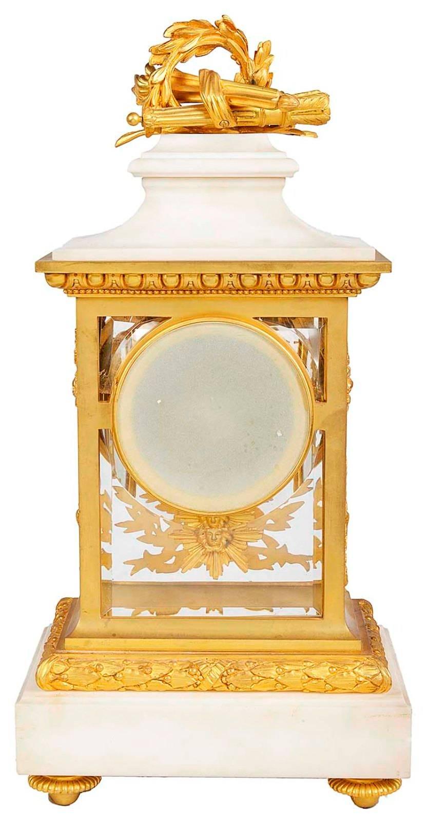 Kaminuhr im Louis-XVI-Stil des 19. Jahrhunderts (Goldbronze) im Angebot