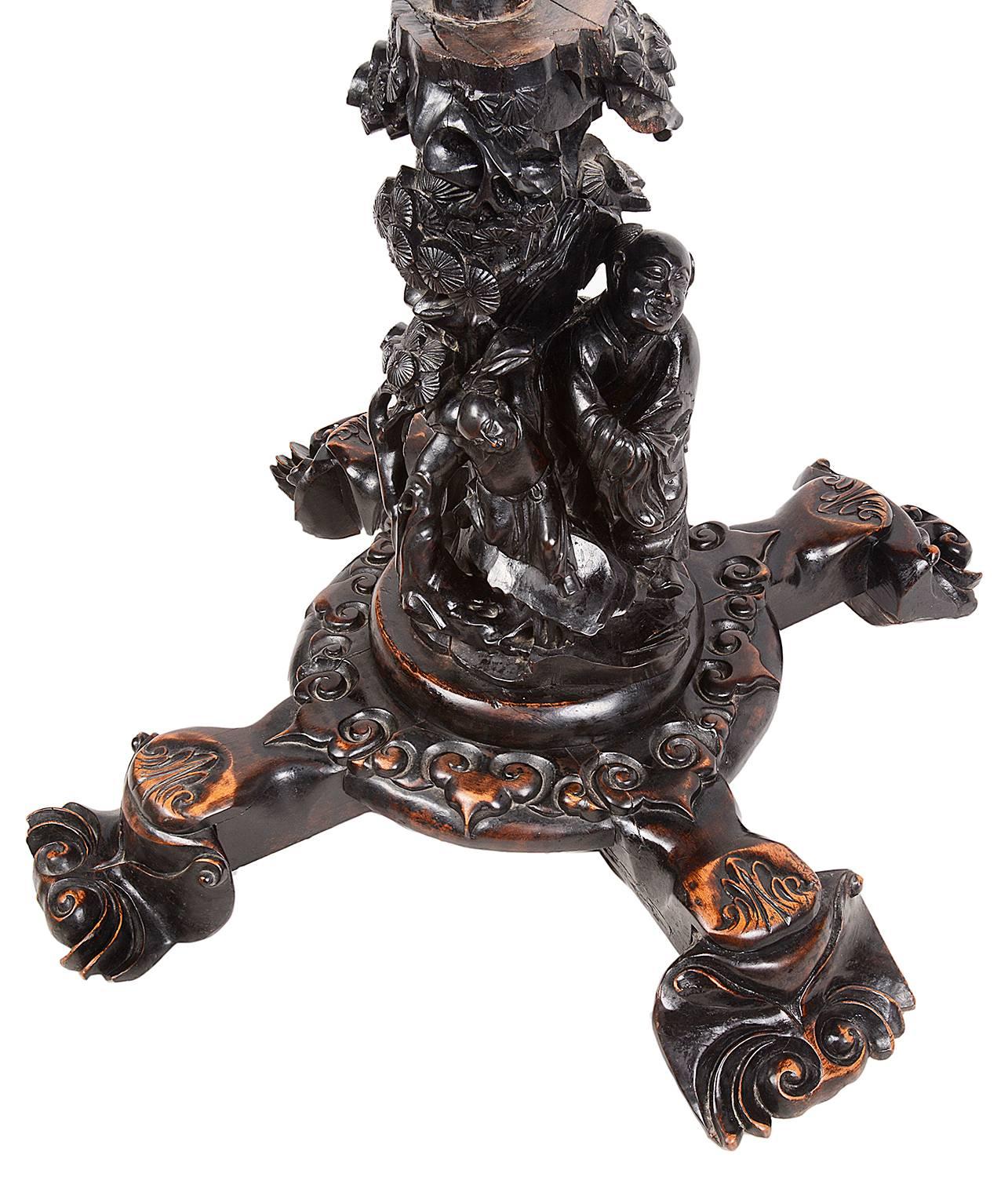 Cinese 19th Century Chinese Hardwood Centre Table in vendita