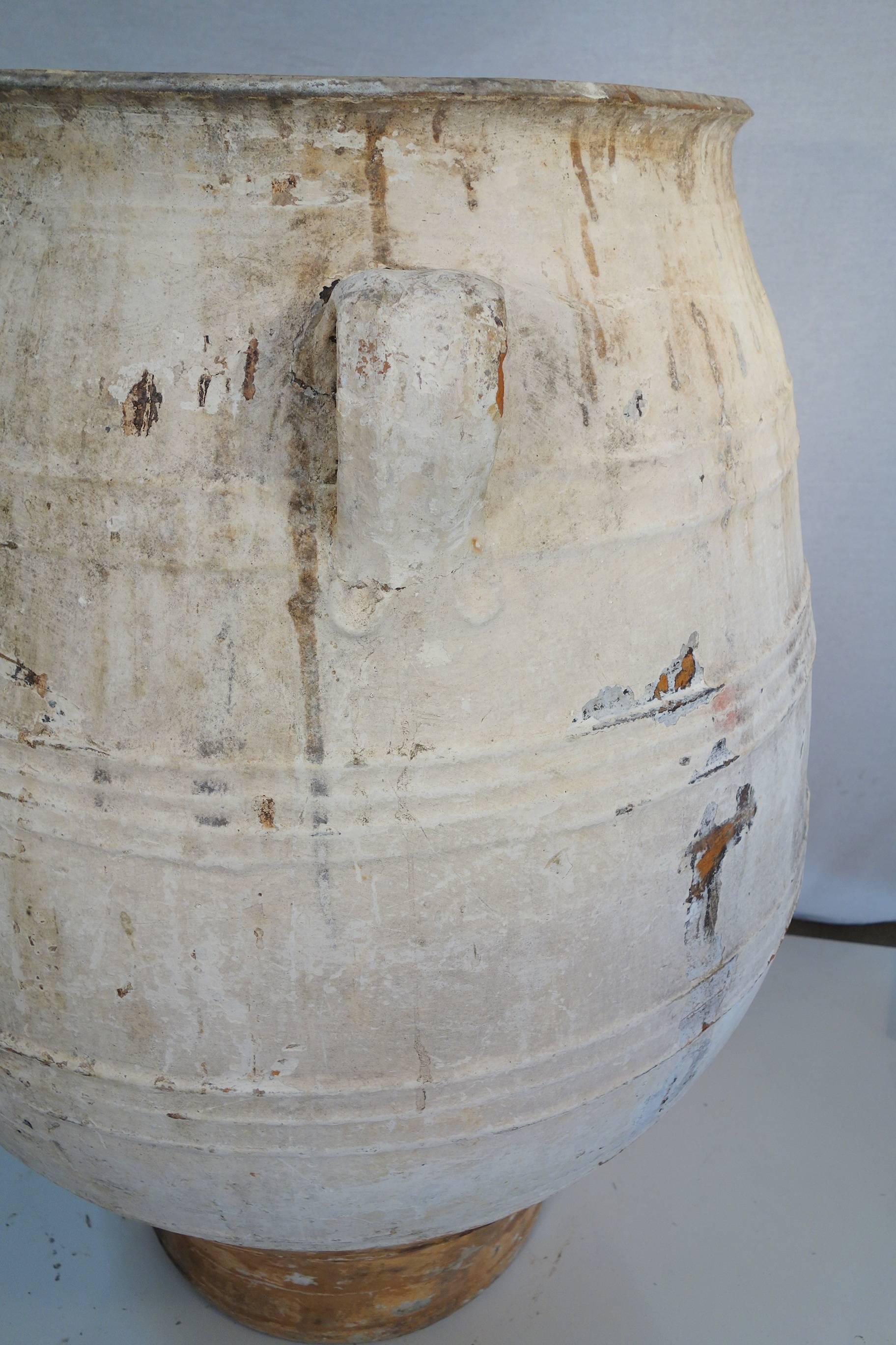 19th Century Big Mediterranean Terracotta Amphora Jar with White Patina In Good Condition In Encinitas, CA