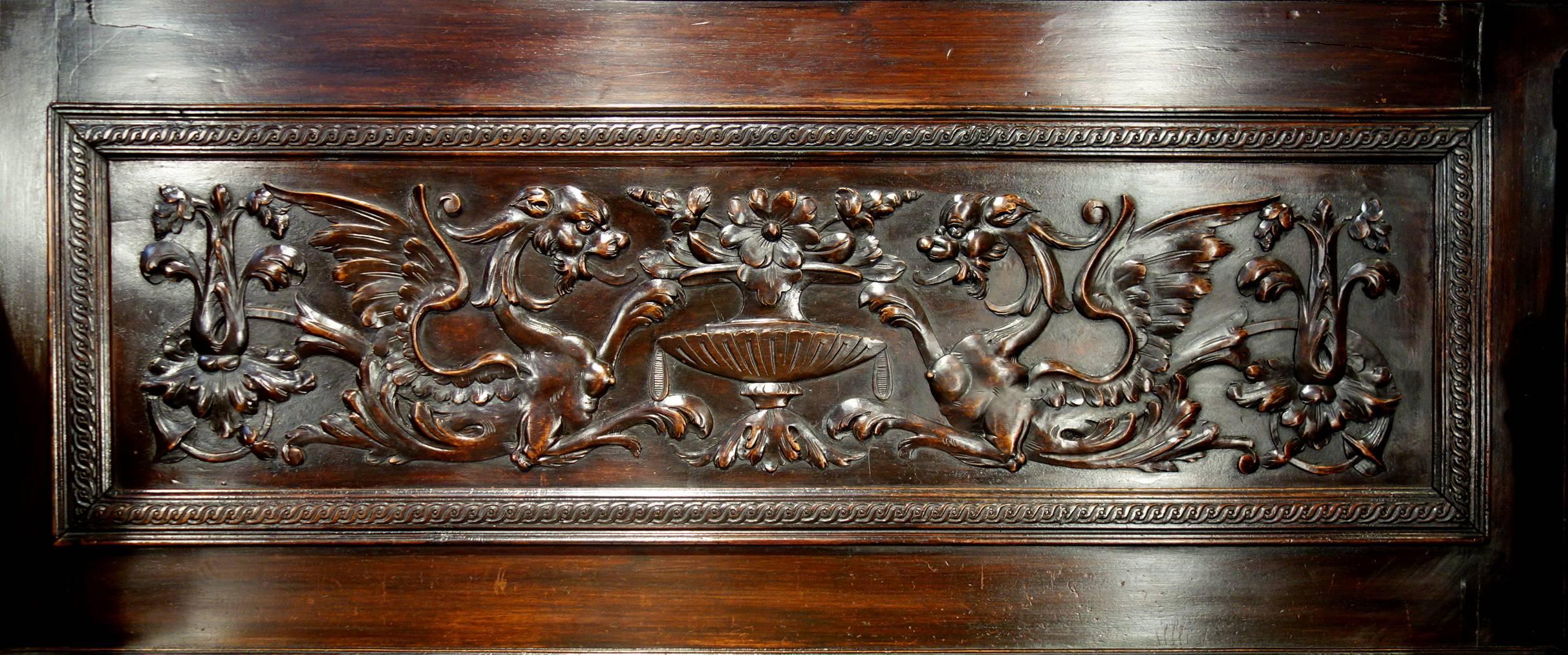 Antique Italian Renaissance Style Bench in Heavy Carved Walnut circa 1860 In Excellent Condition In Encinitas, CA