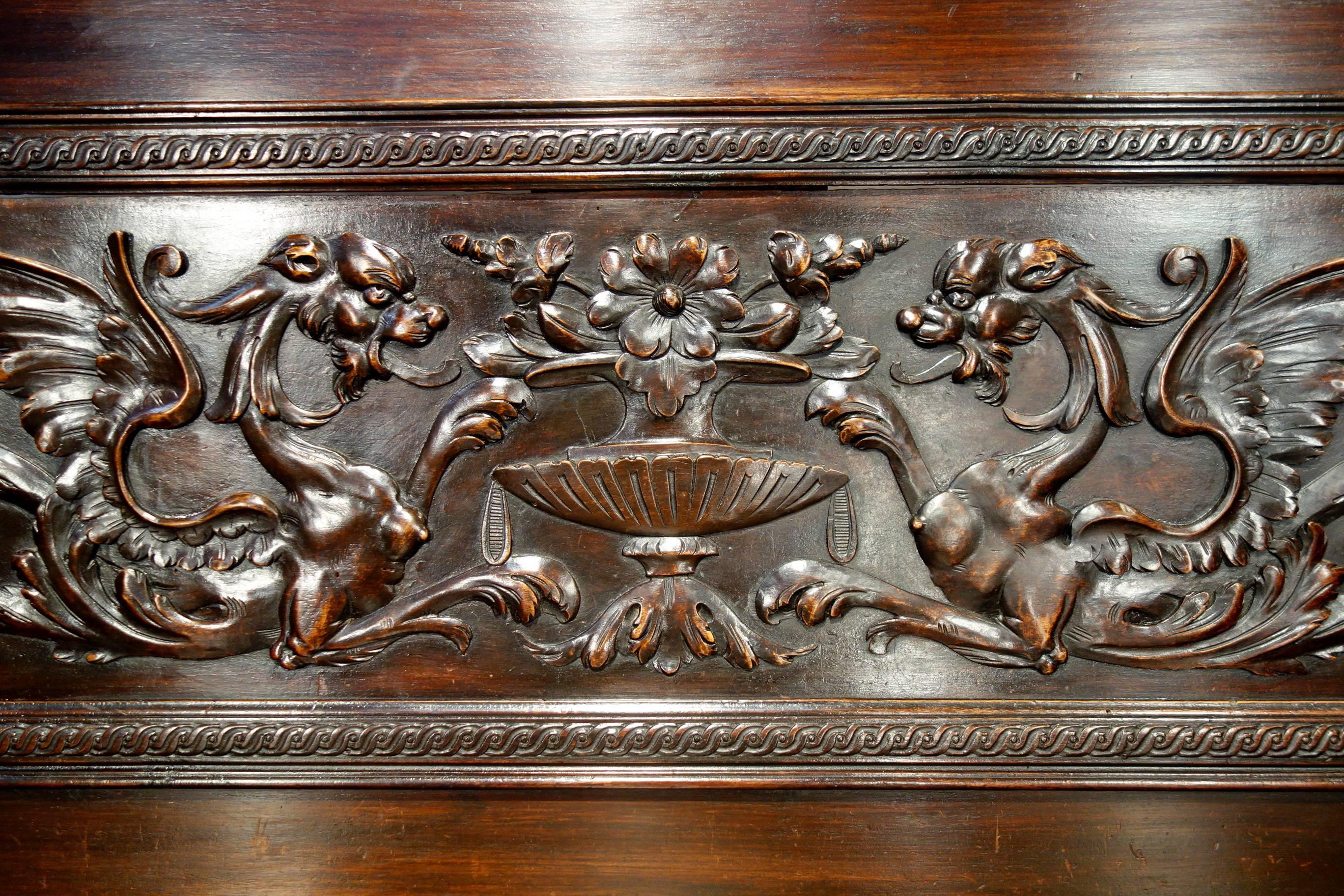 Antique Italian Renaissance Style Bench in Heavy Carved Walnut circa 1860 2
