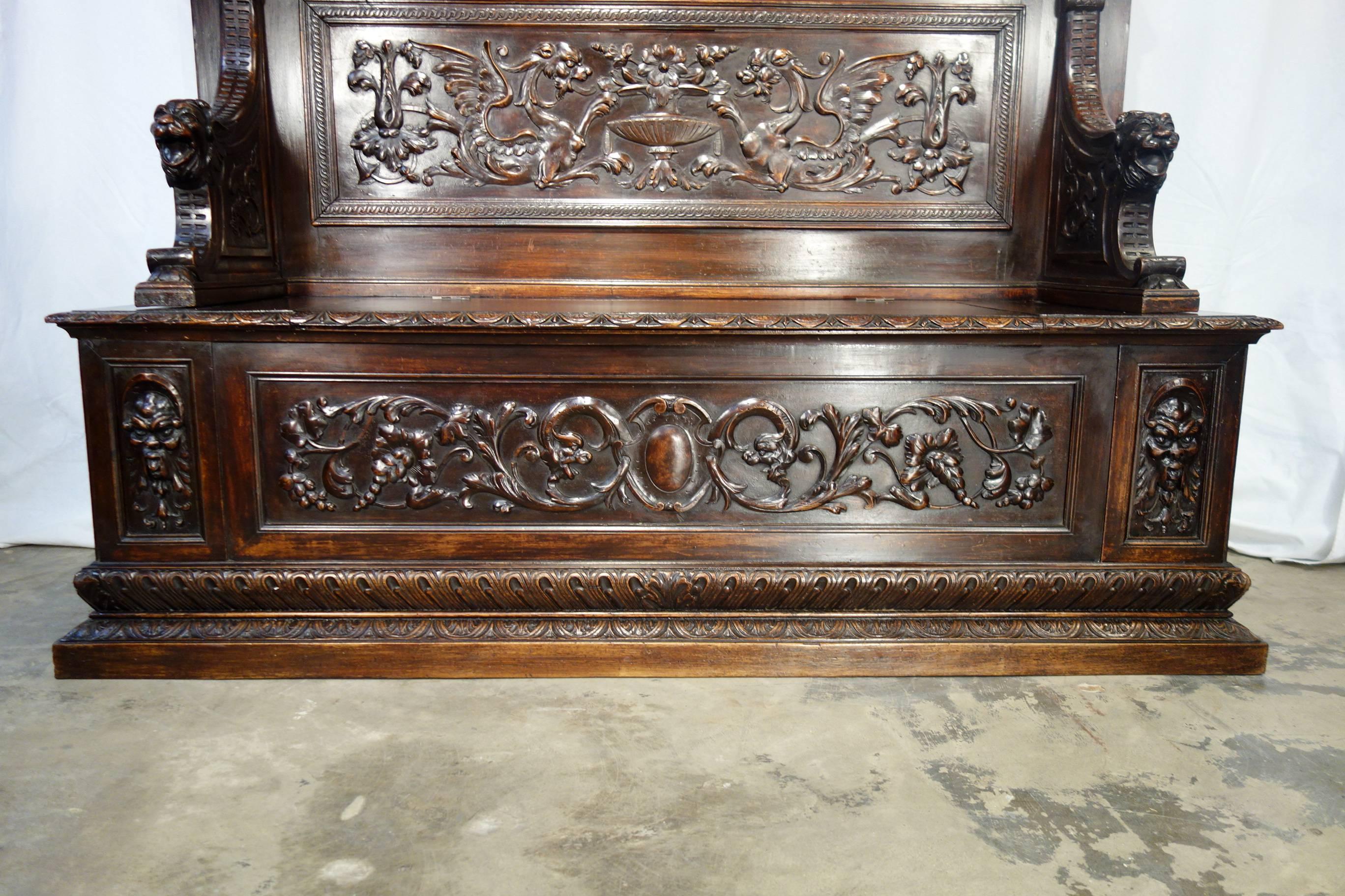 19th Century Antique Italian Renaissance Style Bench in Heavy Carved Walnut circa 1860