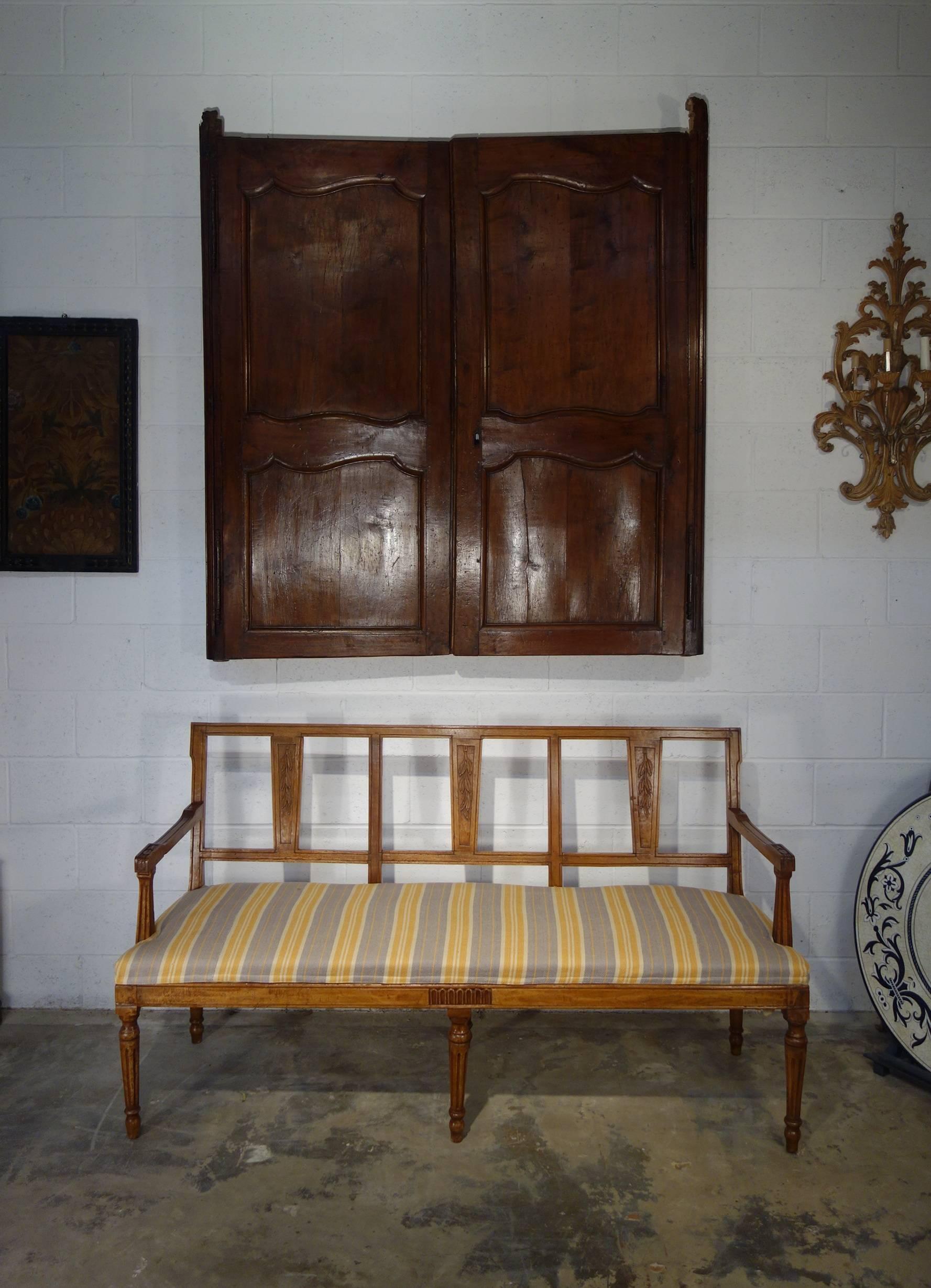 Antique Italian Lombardy Settee Couch, Louis XVI, circa 1860 In Good Condition In Encinitas, CA