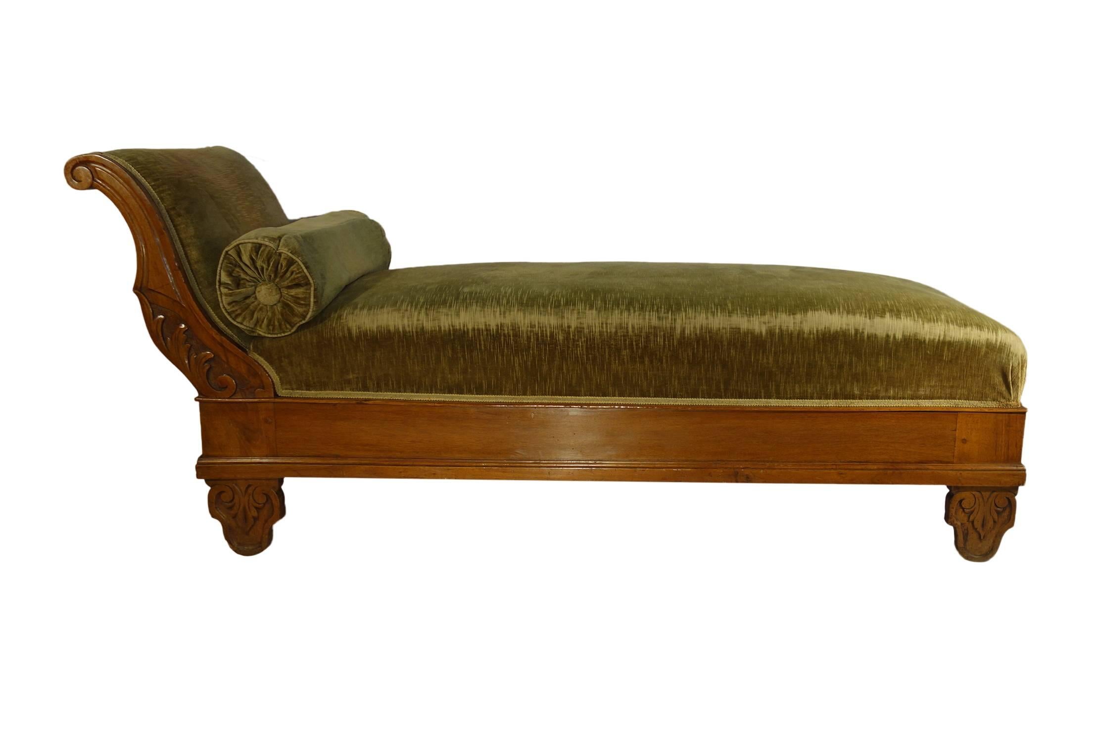 Lovely and elegant dormeuse, dressed in sage chenille. Romantic period, circa 1860. Lombard Veneto area, solid walnut, hand styled decoration.

Dimensions:  68.5" W, 23.5" D, 29" H.